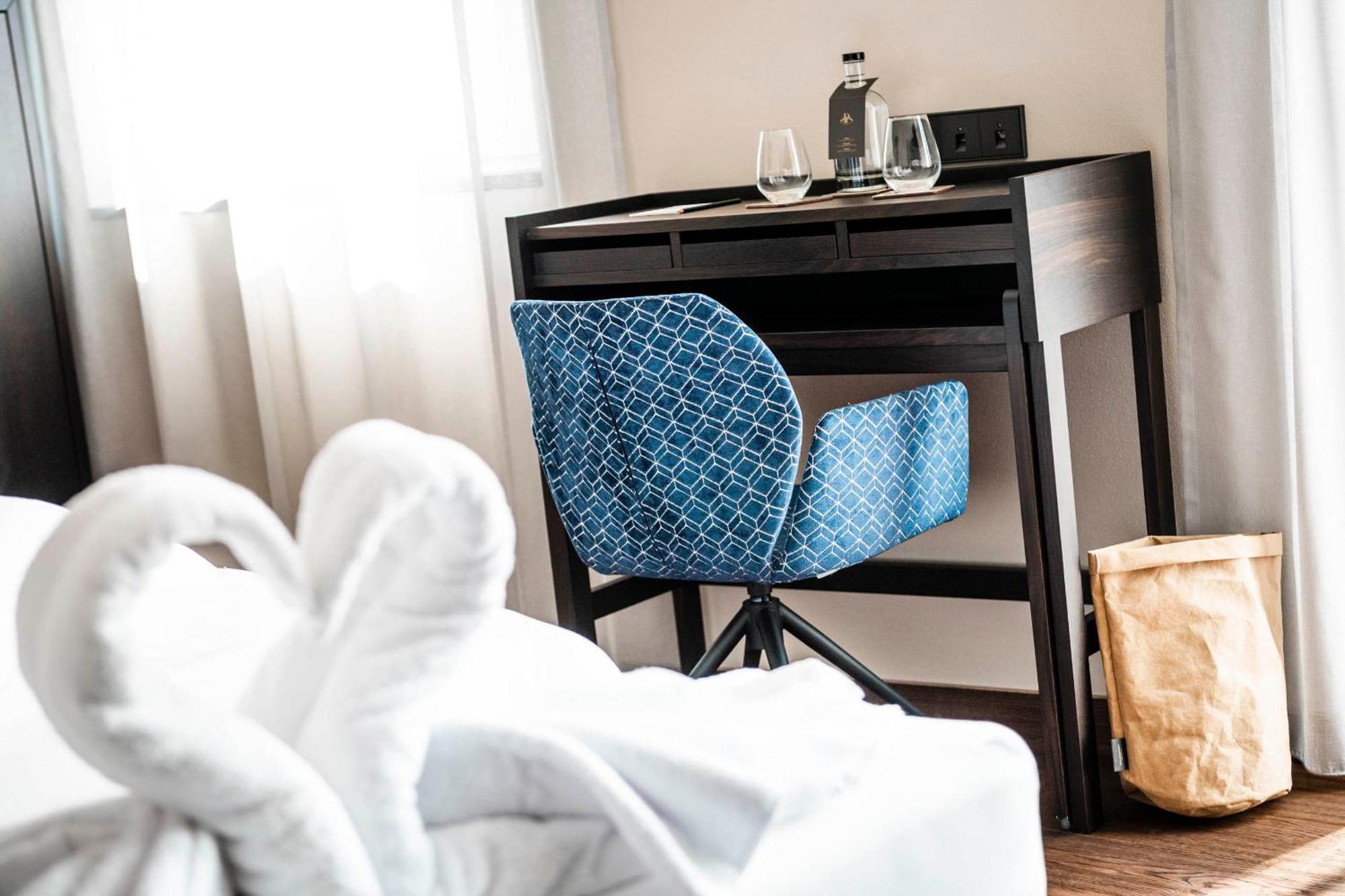 Prunner Luxury Suites - Adults Only Schenna Room photo